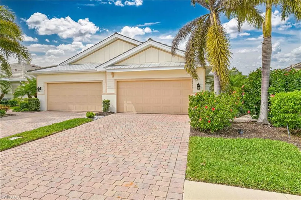 14919 Edgewater Circle Naples, FL 34114