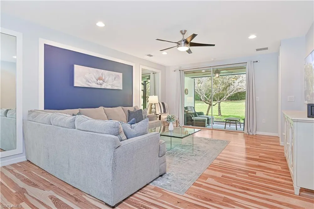 14919 Edgewater Circle Naples, FL 34114