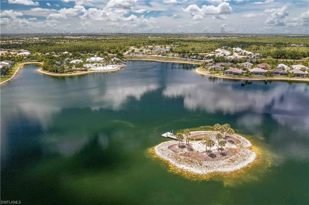 14919 Edgewater Circle Naples, FL 34114