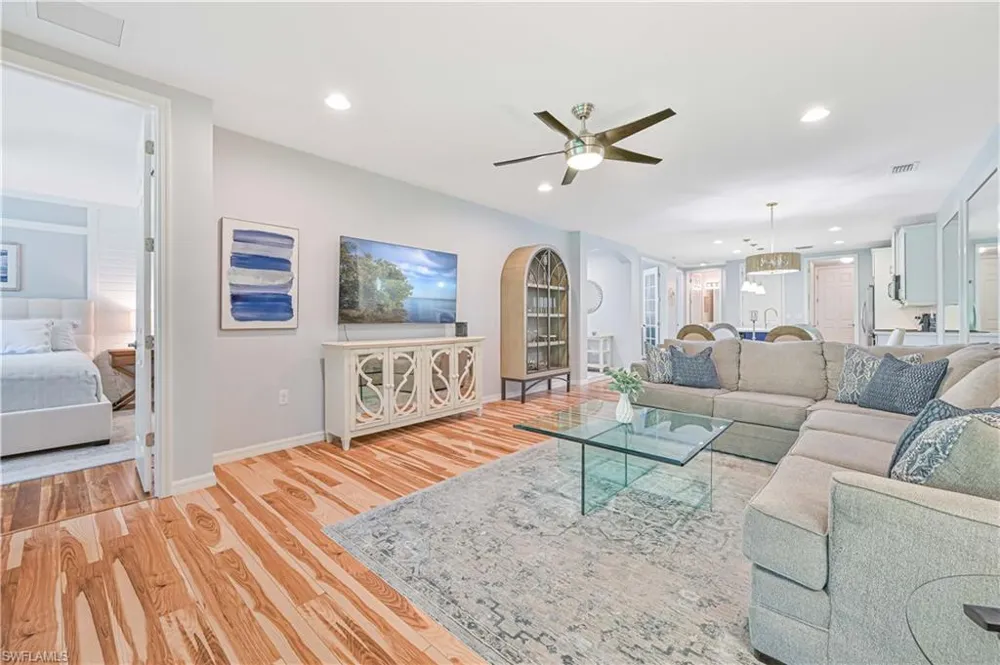14919 Edgewater Circle Naples, FL 34114