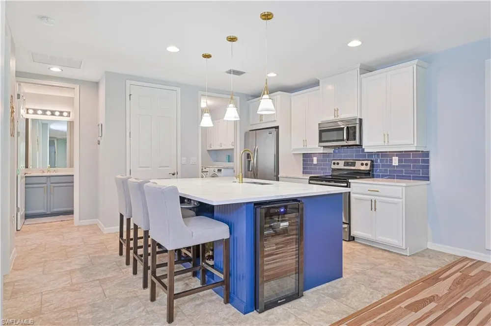 14919 Edgewater Circle Naples, FL 34114