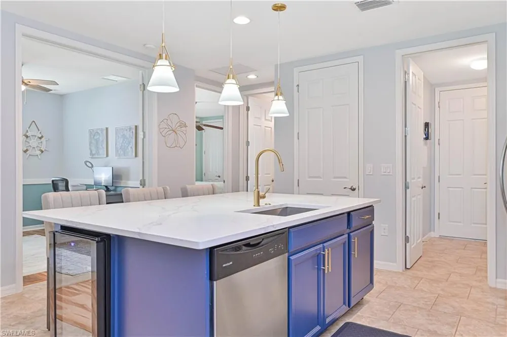 14919 Edgewater Circle Naples, FL 34114