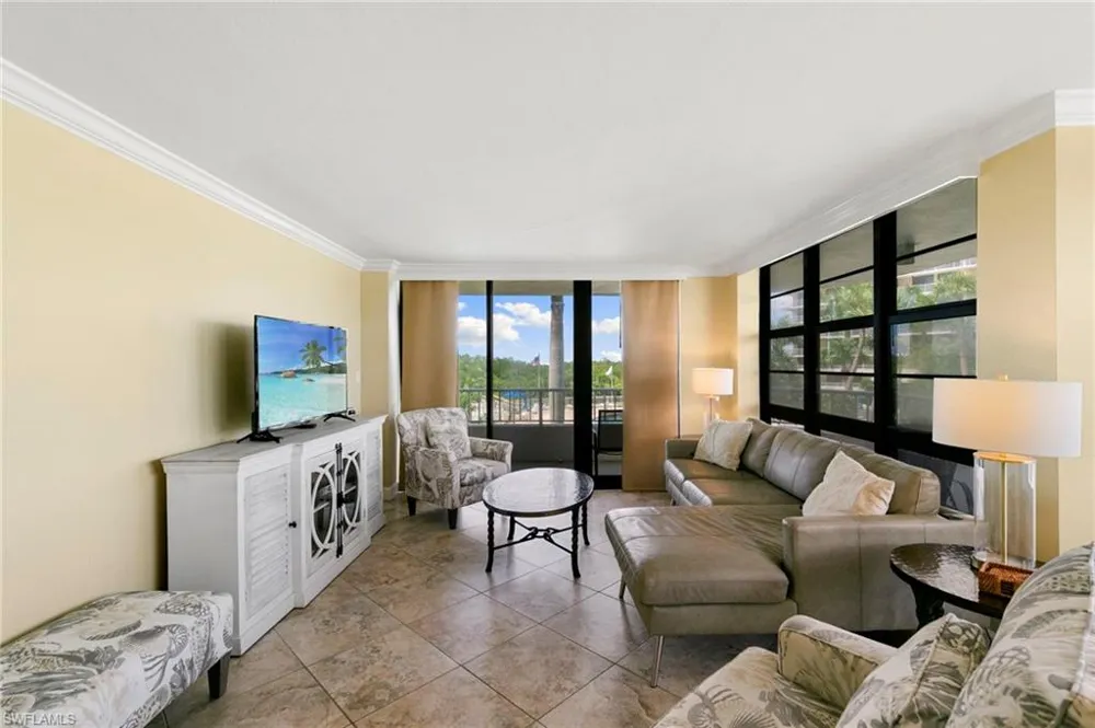 380 Seaview Court #203 Marco Island, FL 34145
