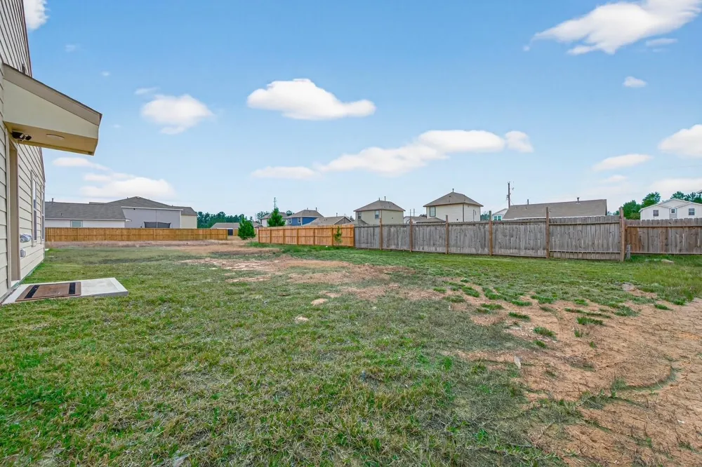 72 County Road 51028 Cleveland, TX 77327