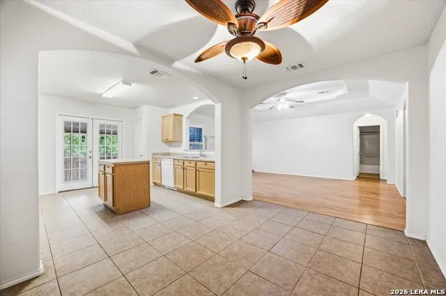 10419 ALSFELD RNCH Helotes, TX 78023