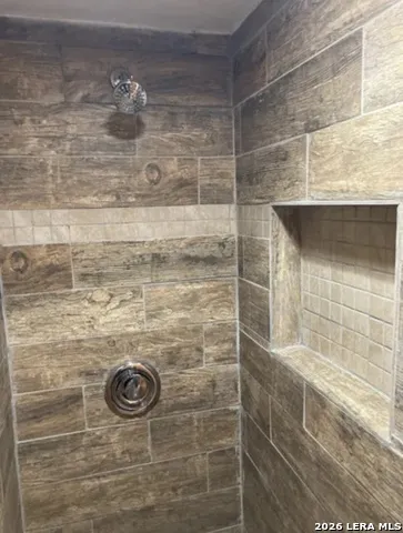195 Gallagher Dr #18 Canyon Lake, TX 78133