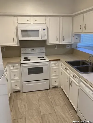 195 Gallagher Dr #18 Canyon Lake, TX 78133