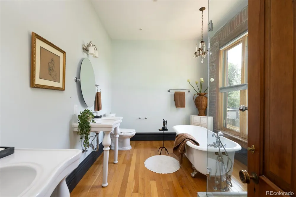 2536 Gilpin Street Denver, CO 80205