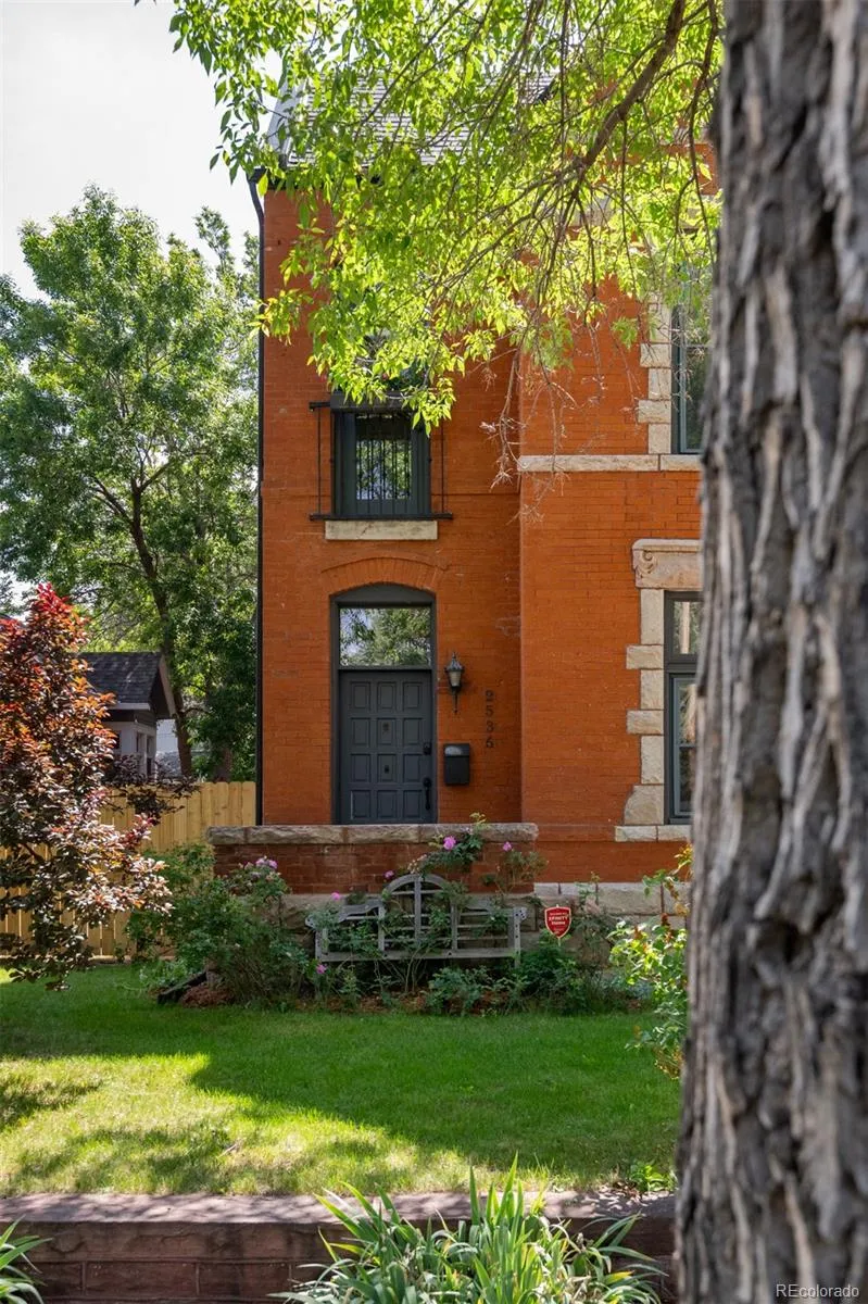 2536 Gilpin Street Denver, CO 80205
