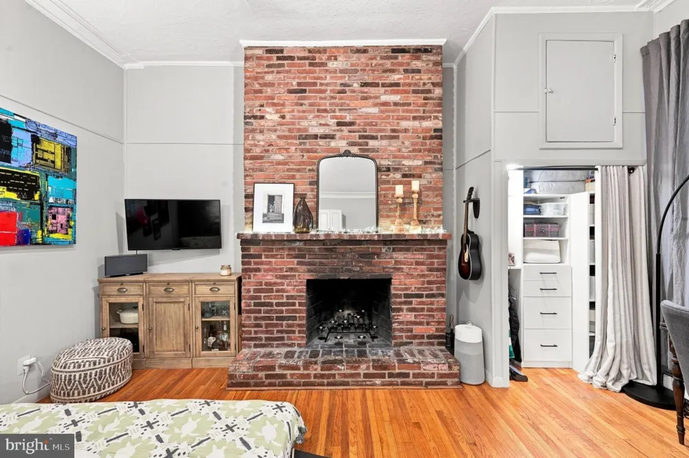 265 S 9TH #1M Philadelphia, PA 19107