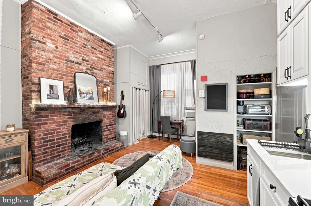 265 S 9TH #1M Philadelphia, PA 19107