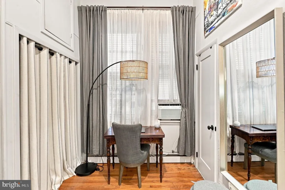 265 S 9TH #1M Philadelphia, PA 19107