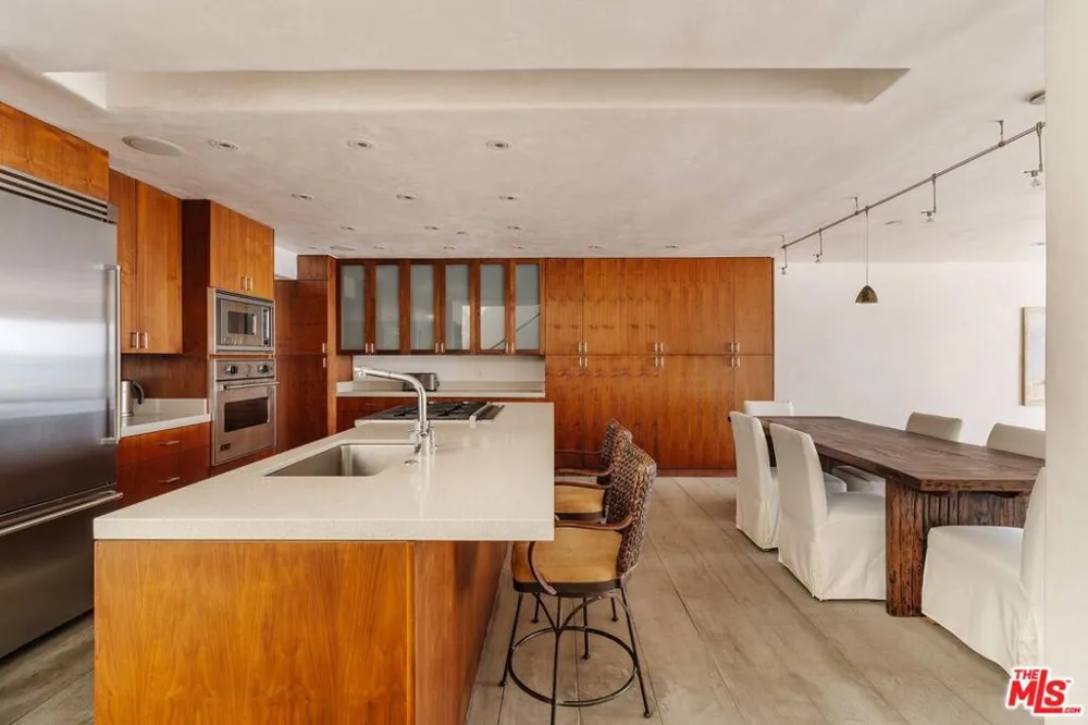 25124 Malibu Road Malibu, CA 90265