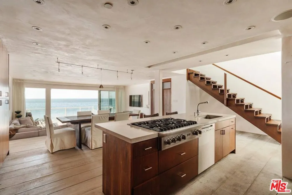 25124 Malibu Road Malibu, CA 90265
