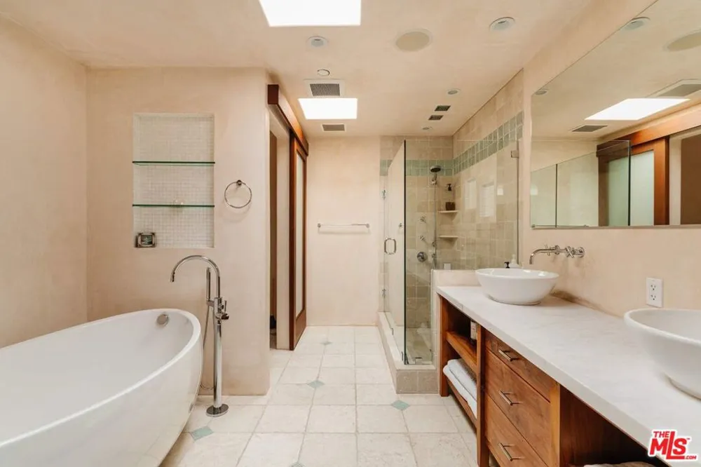 25124 Malibu Road Malibu, CA 90265