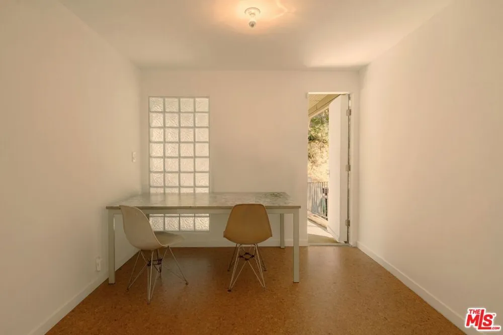 8876 Lookout Mountain Avenue Los Angeles, CA 90046