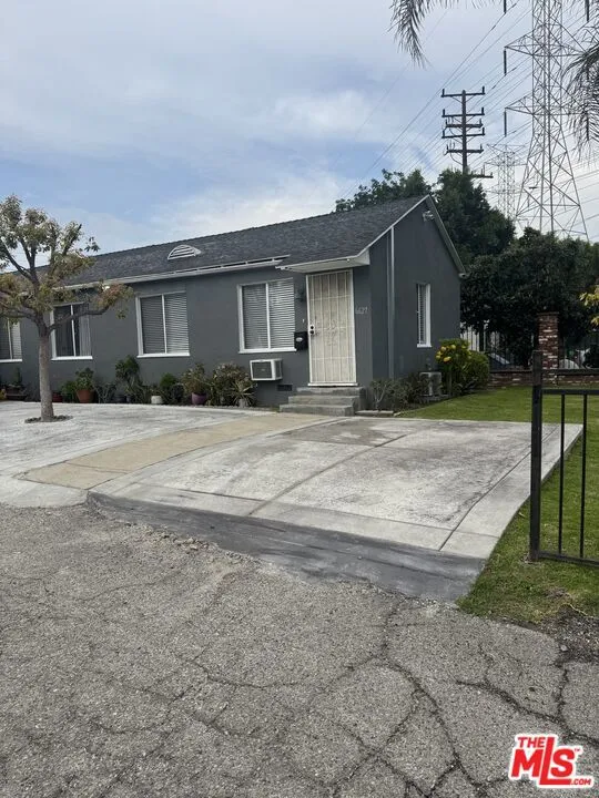 6627 Kraft Avenue #1/2 North Hollywood, CA 91606