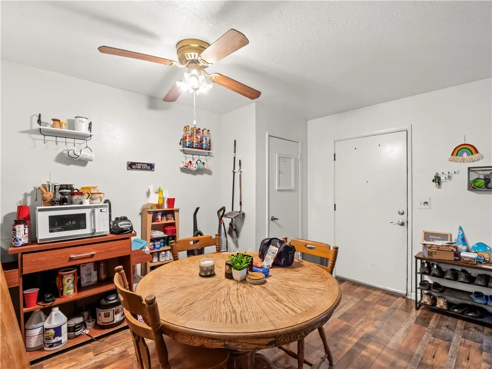 4654 Chestnut Fresno, CA 93726