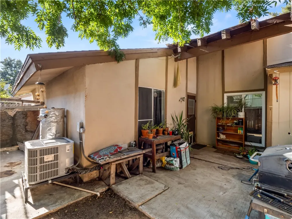 4654 Chestnut Fresno, CA 93726