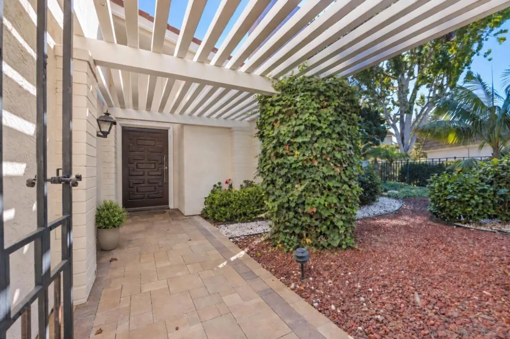 8233 Caminito Maritimo La Jolla, CA 92037