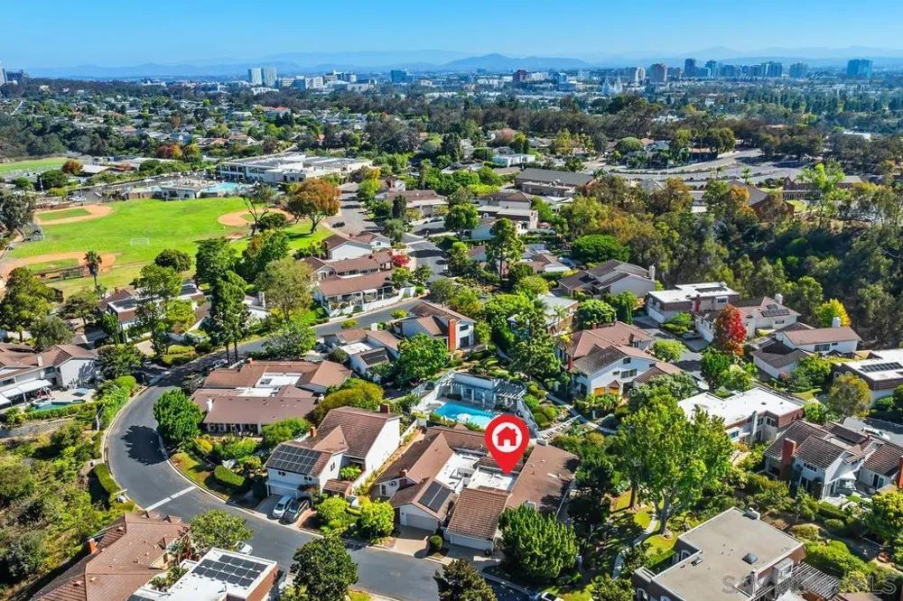 8233 Caminito Maritimo La Jolla, CA 92037
