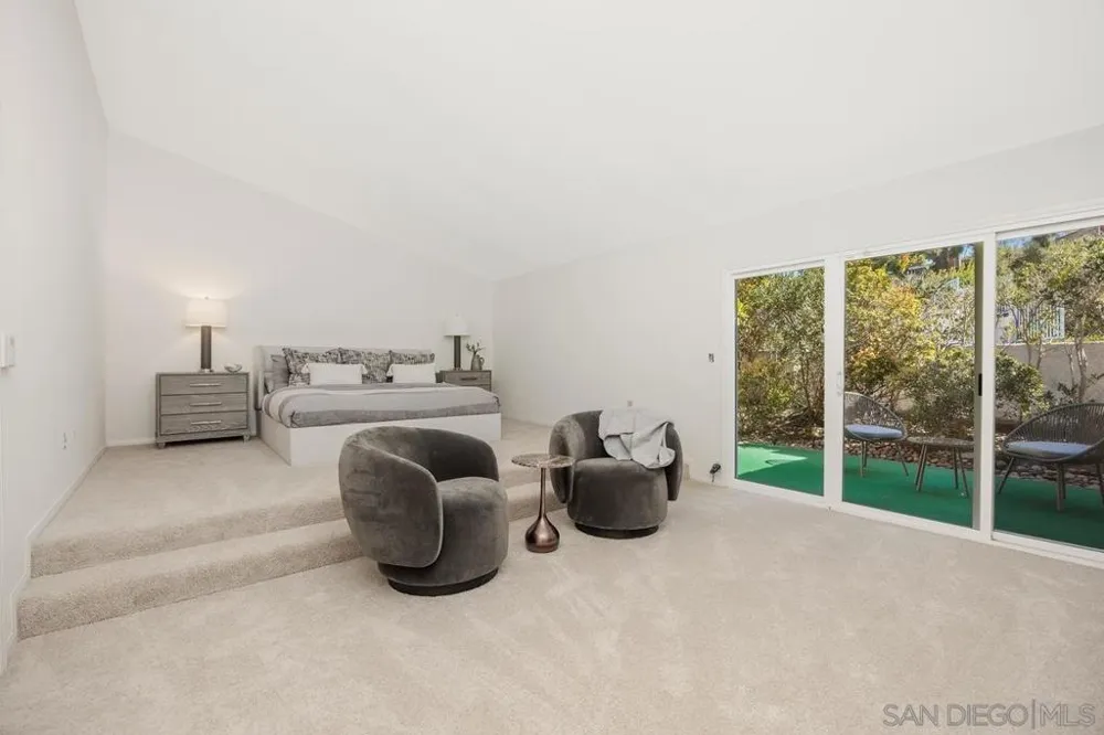 8233 Caminito Maritimo La Jolla, CA 92037