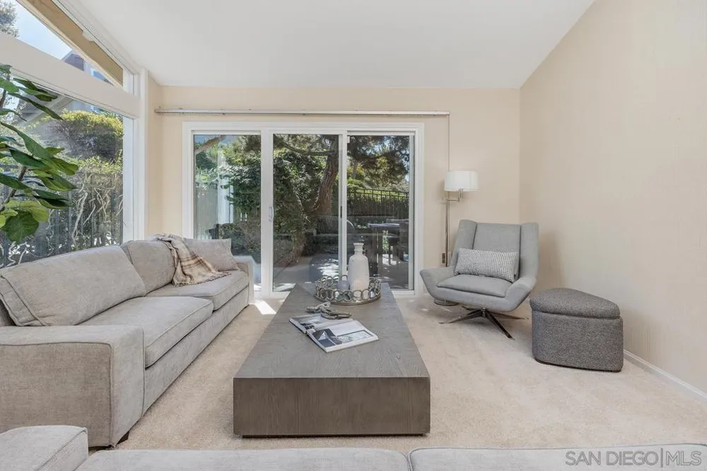 8233 Caminito Maritimo La Jolla, CA 92037