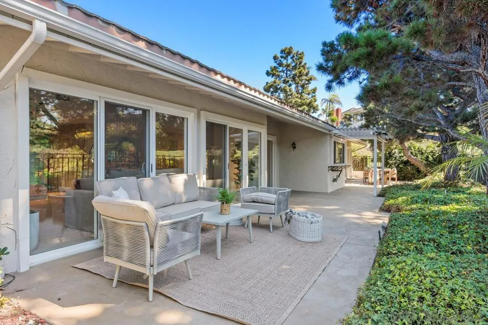 8233 Caminito Maritimo La Jolla, CA 92037