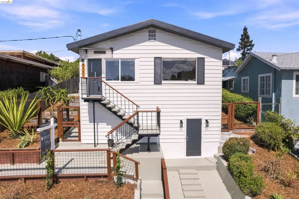 3701 Green Acre Rd Oakland, CA 94619