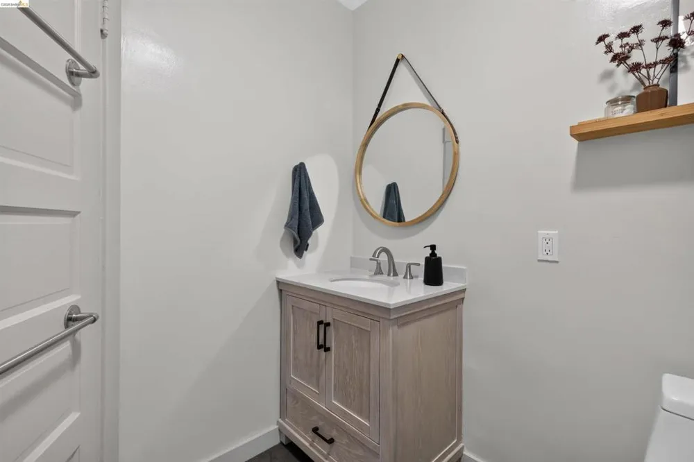 3701 Green Acre Rd Oakland, CA 94619