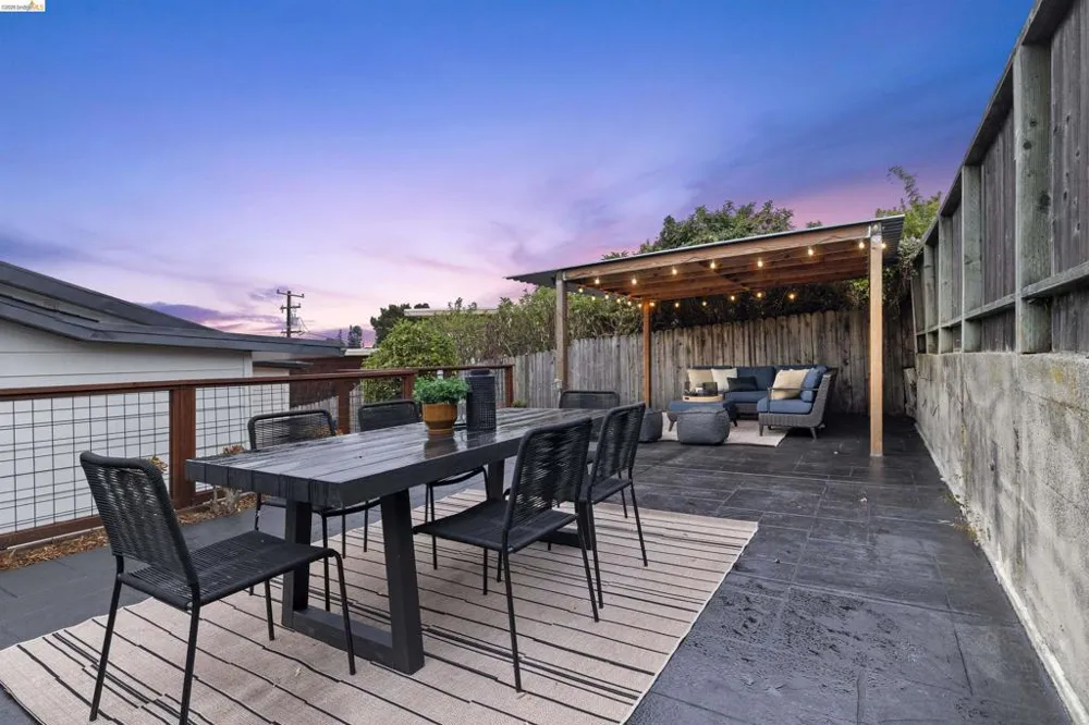 3701 Green Acre Rd Oakland, CA 94619