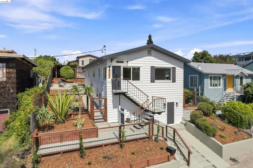 3701 Green Acre Rd Oakland, CA 94619