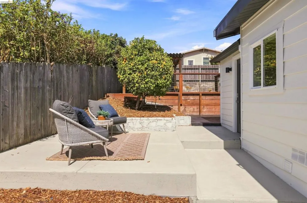 3701 Green Acre Rd Oakland, CA 94619