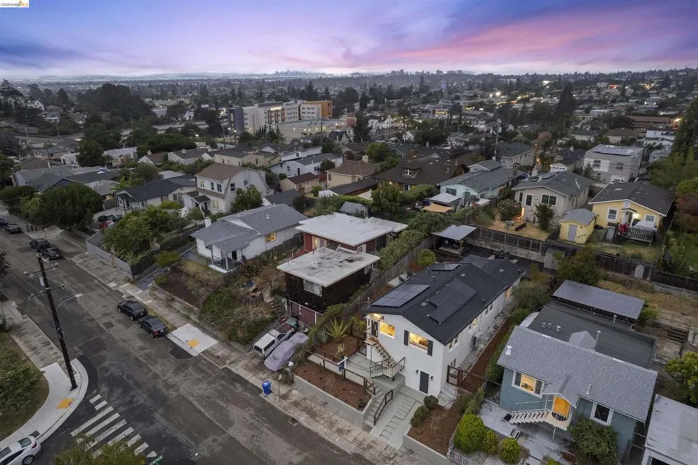 3701 Green Acre Rd Oakland, CA 94619