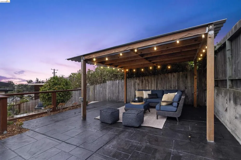 3701 Green Acre Rd Oakland, CA 94619