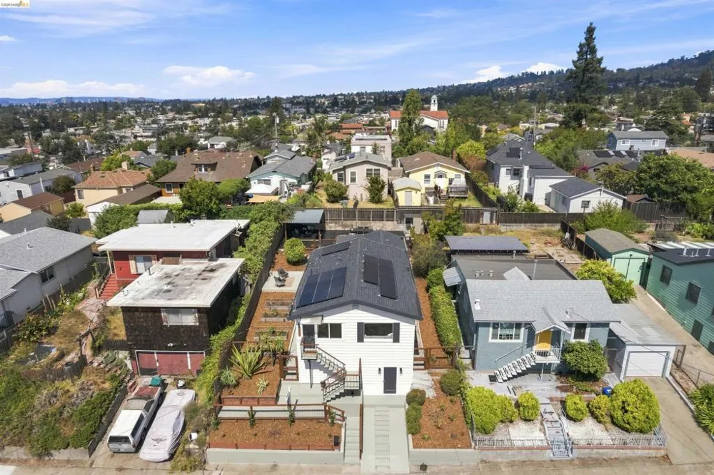 3701 Green Acre Rd Oakland, CA 94619