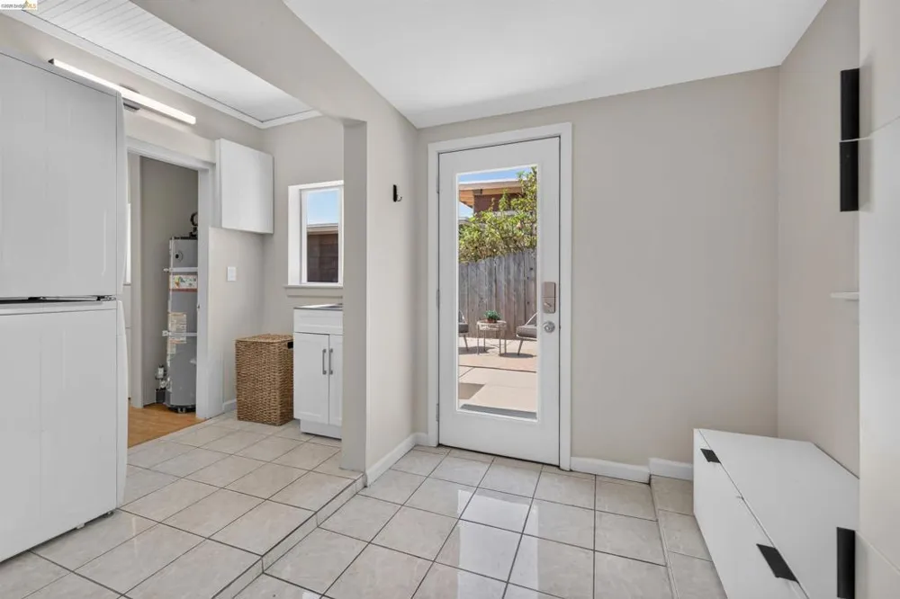 3701 Green Acre Rd Oakland, CA 94619