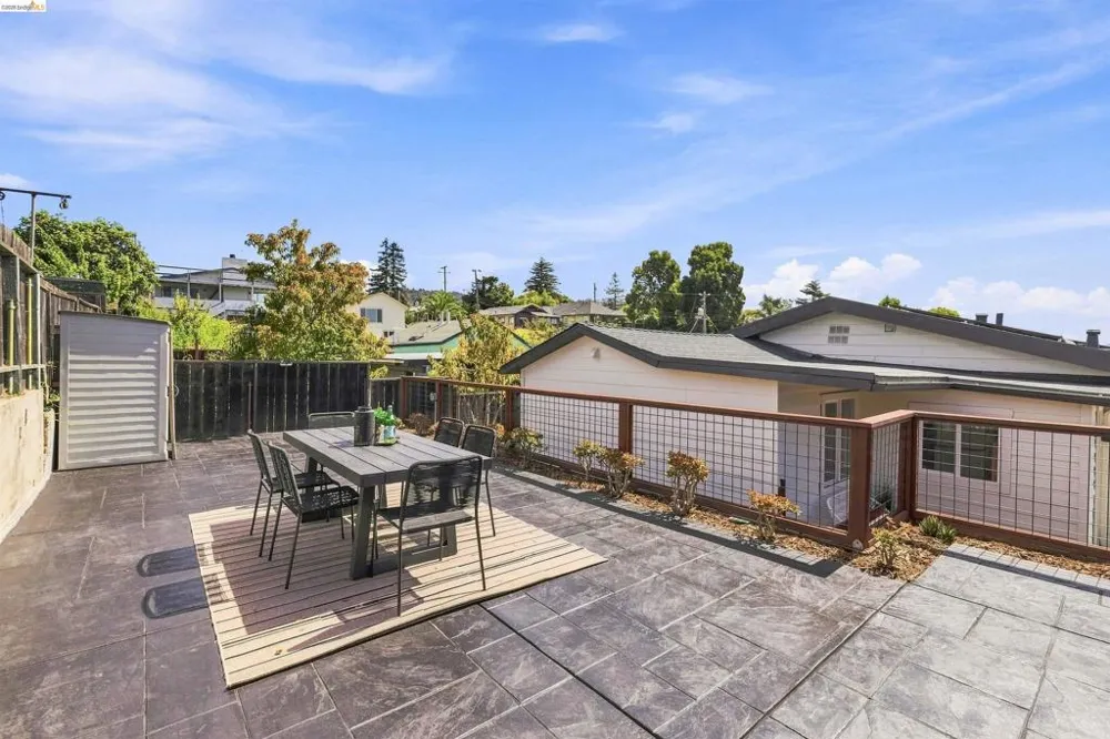 3701 Green Acre Rd Oakland, CA 94619