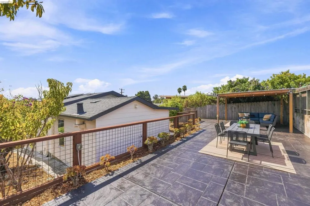 3701 Green Acre Rd Oakland, CA 94619