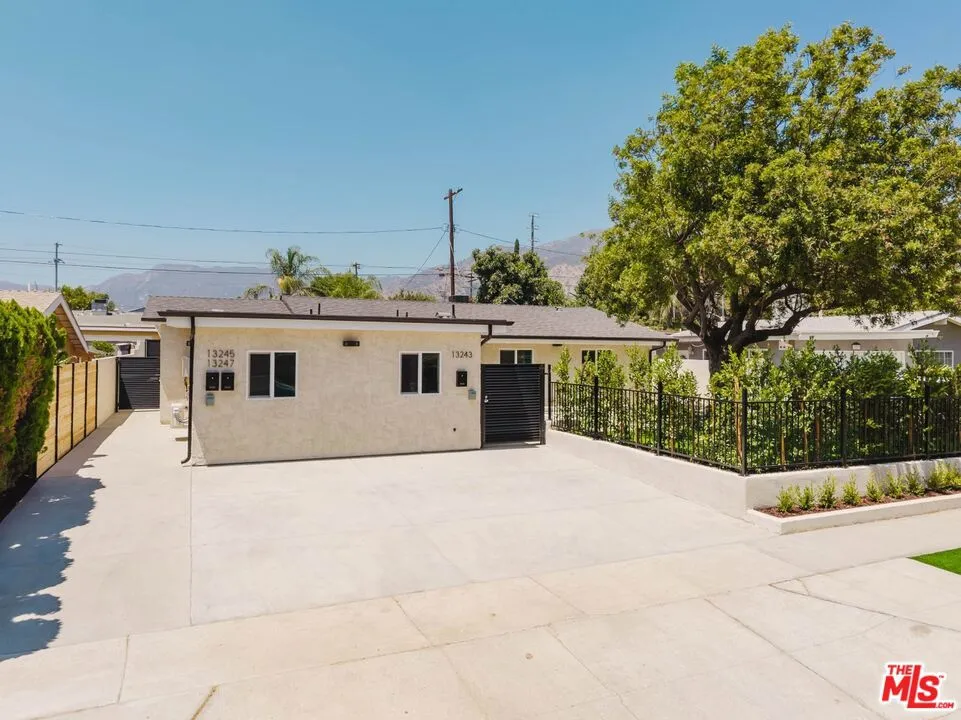 13245 Calcutta Street Los Angeles, CA 91342