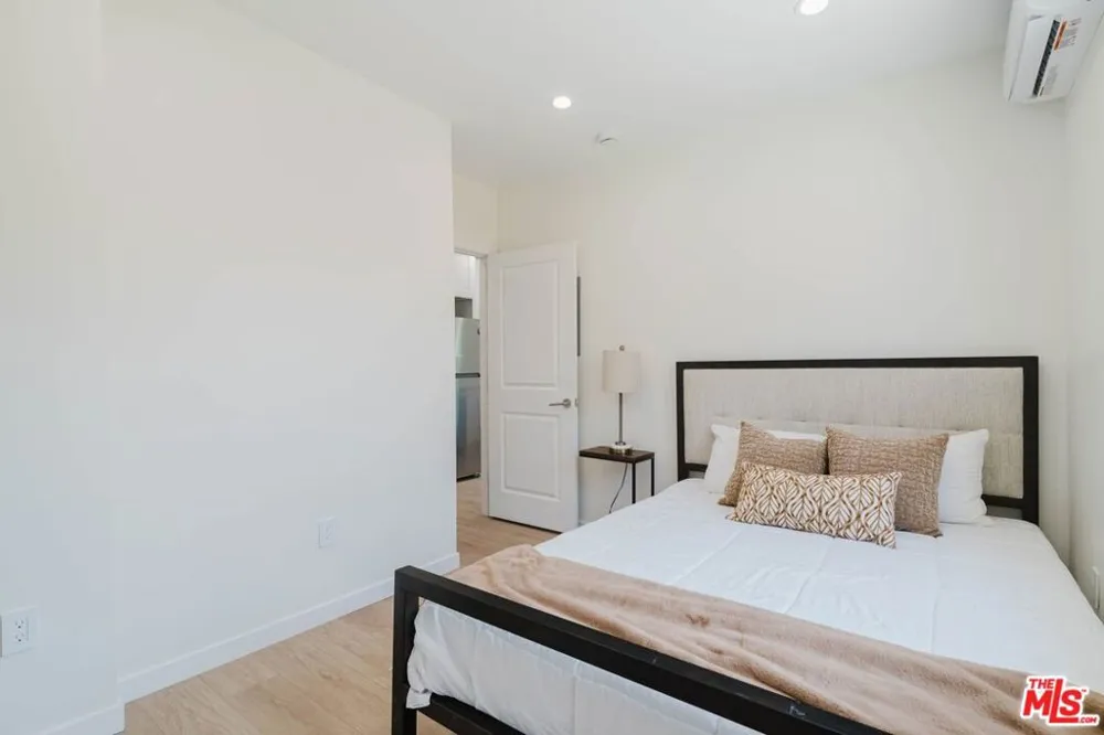 13245 Calcutta Street Los Angeles, CA 91342