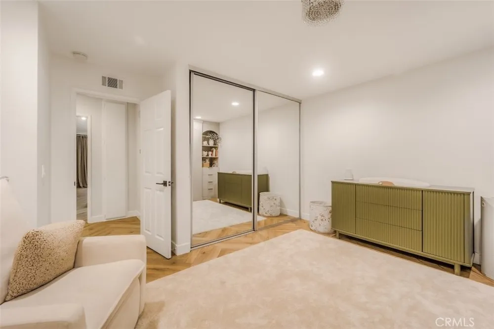 189 S Solana Drive #1 Orange, CA 92869
