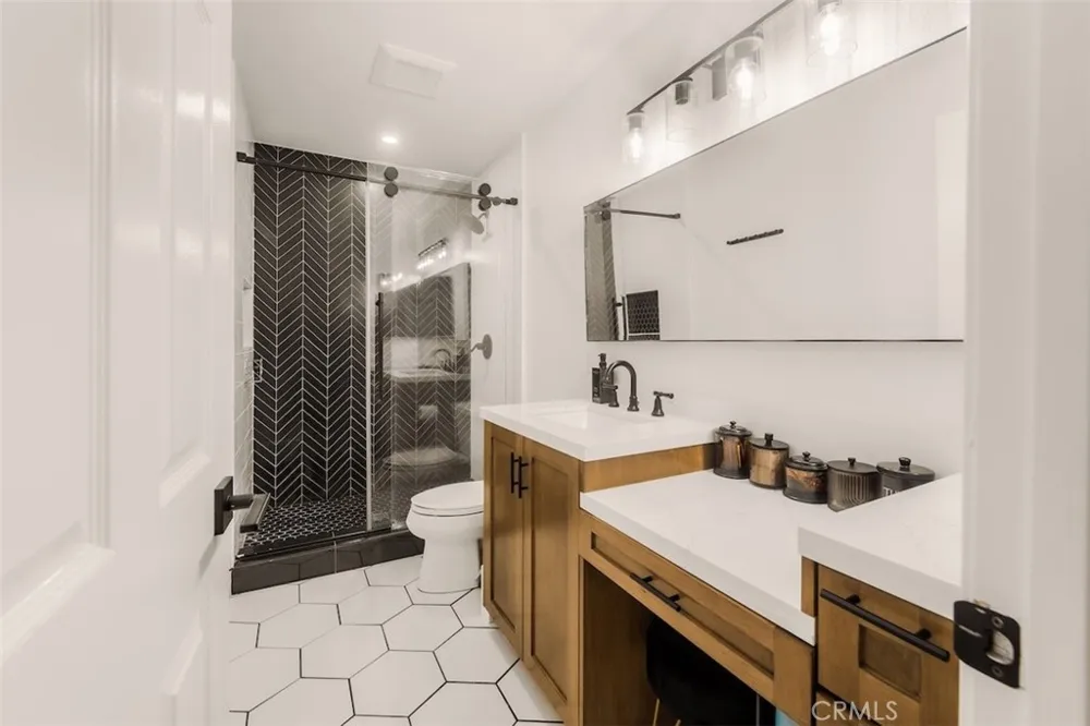 189 S Solana Drive #1 Orange, CA 92869