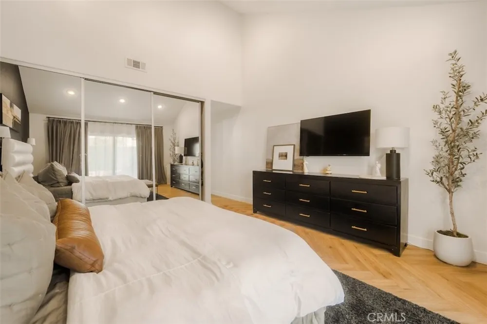 189 S Solana Drive #1 Orange, CA 92869
