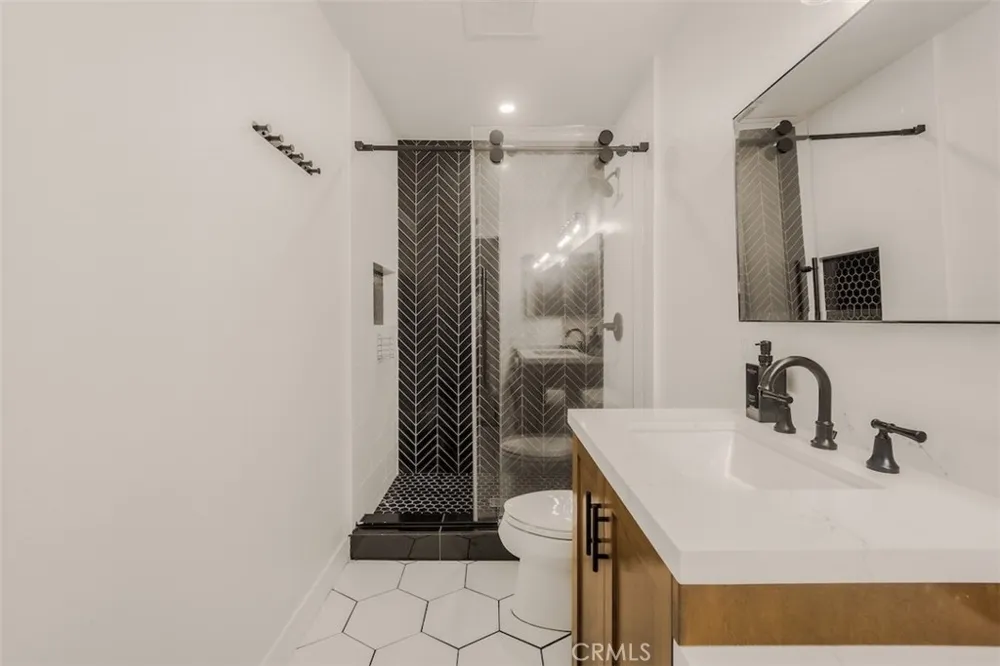 189 S Solana Drive #1 Orange, CA 92869