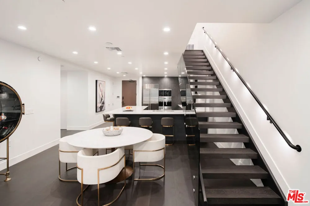 724 Croft Avenue #108 Los Angeles, CA 90069