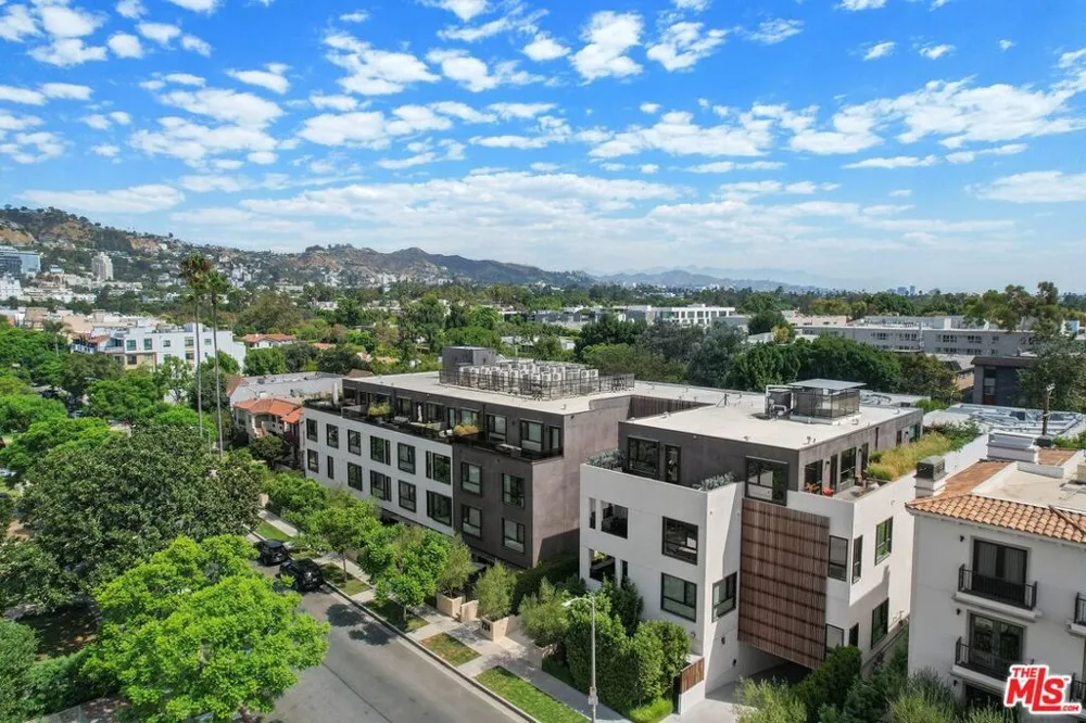 724 Croft Avenue #108 Los Angeles, CA 90069
