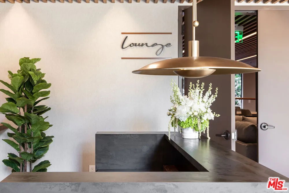 724 Croft Avenue #108 Los Angeles, CA 90069