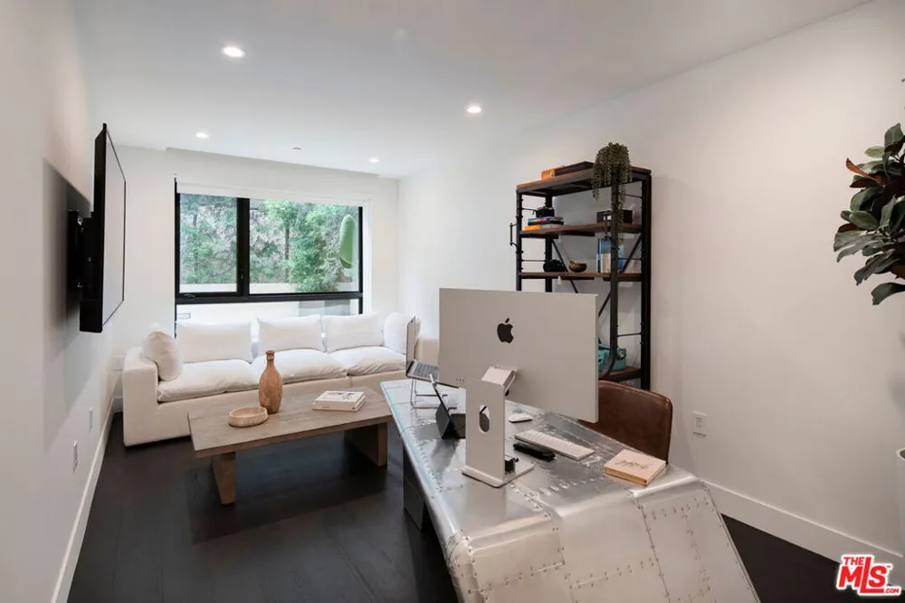 724 Croft Avenue #108 Los Angeles, CA 90069