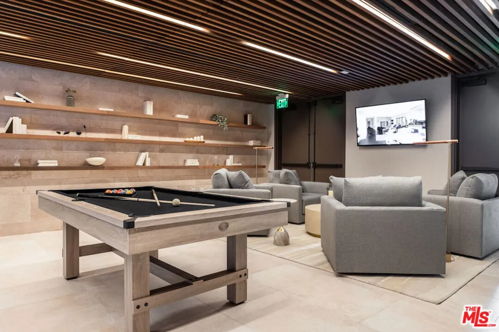 724 Croft Avenue #108 Los Angeles, CA 90069